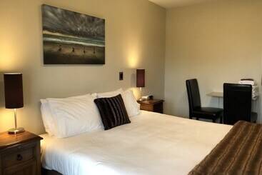 צימר Lake Brunner Longhouse