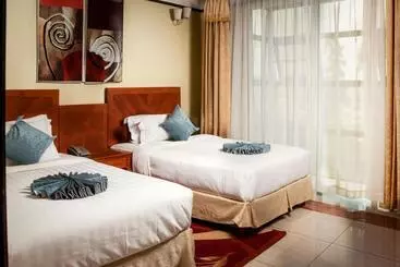 هتل آپارتمان Highlands Suites