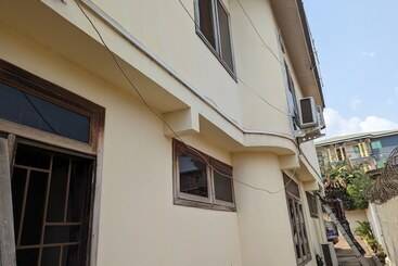 Pension The Golden Apple Guest House