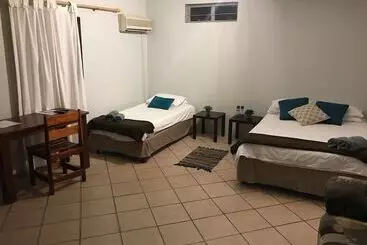 Turistlägenheter Kololo Bed And Breakfast