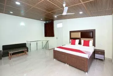 Apartamentos turísticos Oyo 13769 Home Spacious 3bhk Kasauli