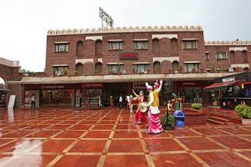 Hotel Oyo 16565 Karnal Haveli