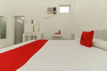 פנסיון Reddoorz @ Lemabang