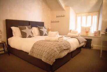 פונדק The White Hart