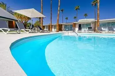 Sanom Beach Resort by Youroom - Adults Only