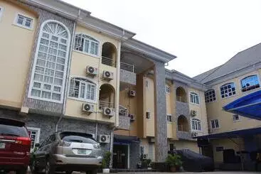 Resdon Hotel And Suites