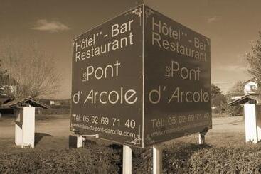 酒店 Logis Hôtel Le Pont D Arcole