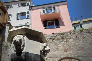 هتل Colonna 24 Luxury Room In Portovenere Near 5 Terre