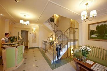 Hotel Dvor Podznoeva  Business Building