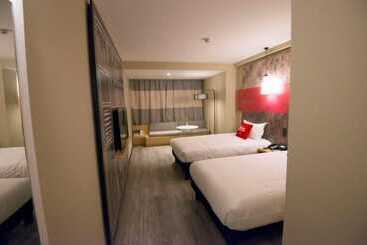 Hotel Ibis Luoyang Baolong Square