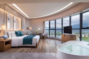 호텔 Ramada Plaza Fuxian Lake