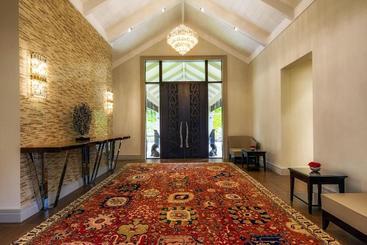 Отель Helena Bay Luxury Lodge