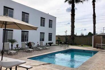 فندق Barante Suites