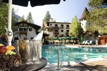 Hotell Getaways At Olympic Village Inn