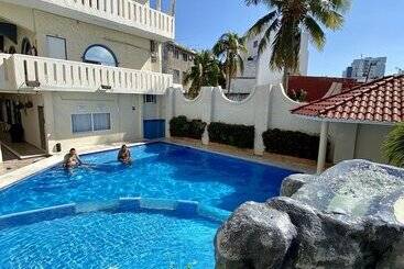 Otel Playa De Oro Enfrente De Wtc Y Plazas Comerciales