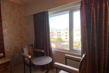 Hotell Maya Residency