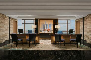 Hotel Vinpearl Landmark 81 Autograph Collection