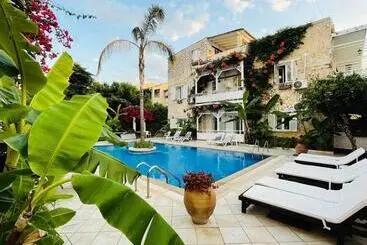 Nicoll Apartments