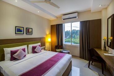 酒店 Jk Residency Kelakam