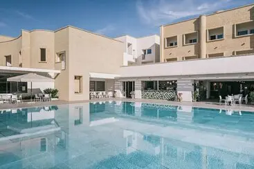 هتل Mangia S Himera Resort