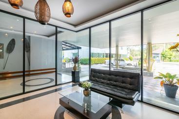 Hotel Nice Bangtao Beach