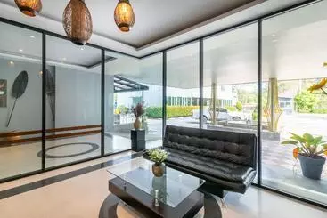 Hotelli Nice Bangtao Beach