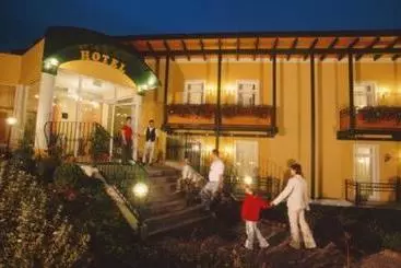 ペンション Gasthof Hotel Zum Weinberg