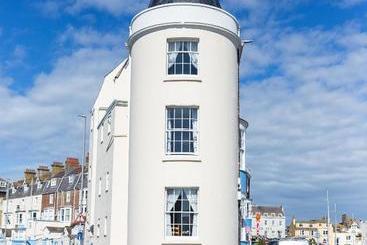 膳宿费 The Roundhouse