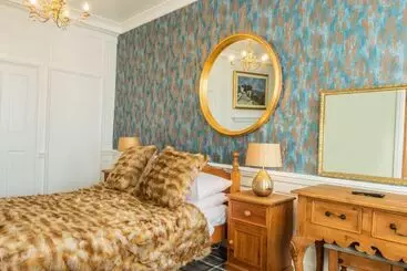 Majatalo The Tudor Rose