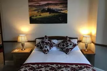 Alberg Lion And Fiddle