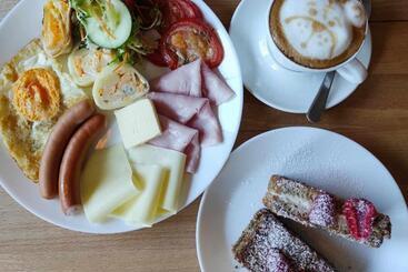 膳宿费 Penzion Adler