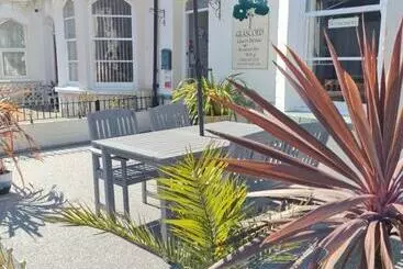 Majatalo Glascoed Guest House