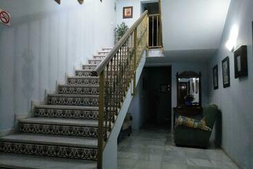 پانسیون Hostal El Polígono