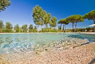 アパートホテル La Fattoria Di Tirrenia
