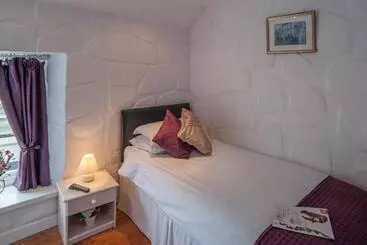 Auberge Finn Maccools Public House & Guest Inn