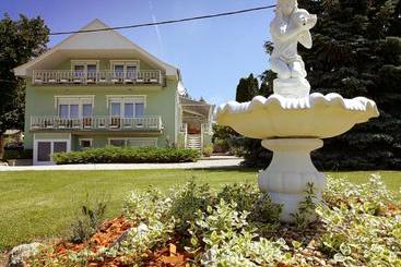 Pensione Elisoria Apartments