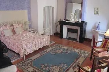 Pension Chateau Du Comte