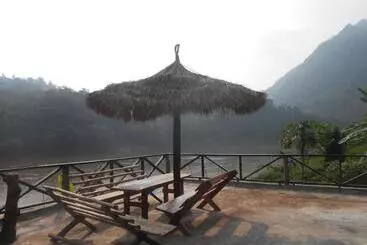 پانسیون Nam Ou River Lodge