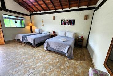 פנסיון Pousada A Mata Que Canta