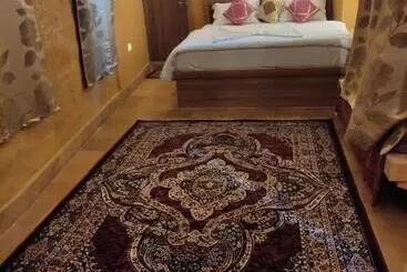 Pensiune Mud Mirror Guesthouse