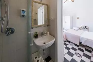 Pensió Poggiamico Guest House