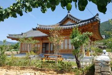 Myeongga Hanok Pension