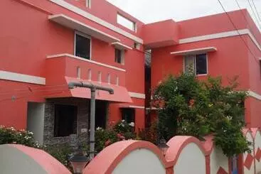 Majatalo Squirrel Nest Guest House