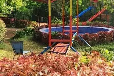 Hotel Redwood Resort Matheran