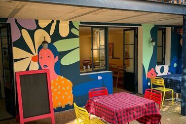 Black Tomato Hostel Kutaisi