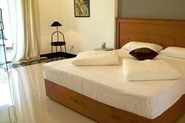 Bed and Breakfast Villa Layanga Riverside Guestrooms