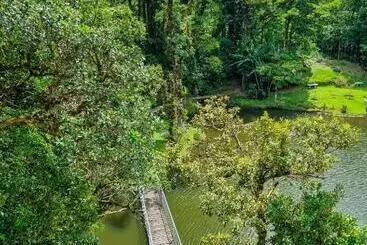 هاستل Burbi Lake Lodge Monteverde