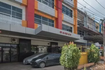 Majatalo Reddoorz Near Gajah Mada Pontianak