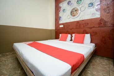 Oyo 26663 Hotel Indian Ldh