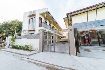 בית מלון כפרי Reddoorz Plus @ Casa Lucia Sindalan San Fernando City Pampanga